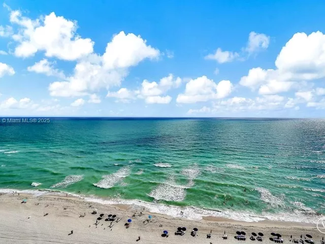 Apartment for sale  Unit #1808 - photo 6720694