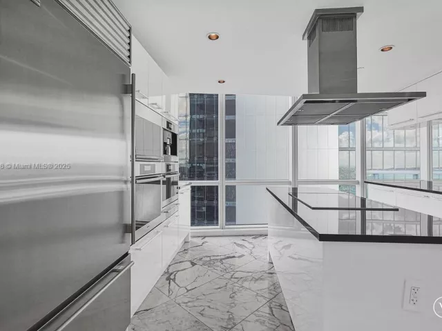 Apartment for sale  Unit #1808 - photo 6720677