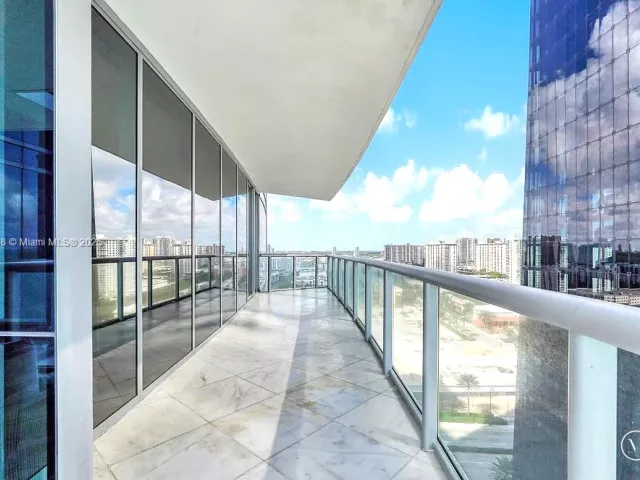 Apartment for sale  Unit #1808 - photo 6720680