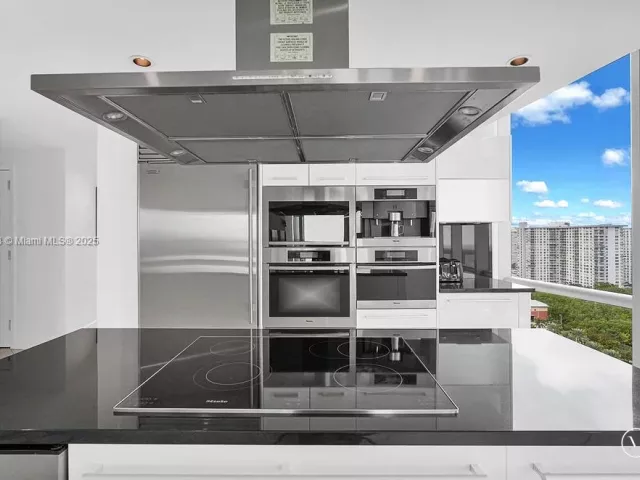 Apartment for sale  Unit #1808 - photo 6720683