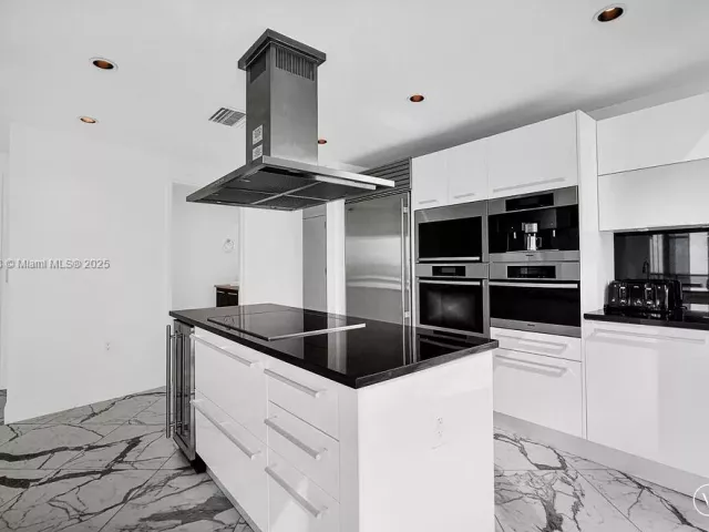 Apartment for sale  Unit #1808 - photo 6720684