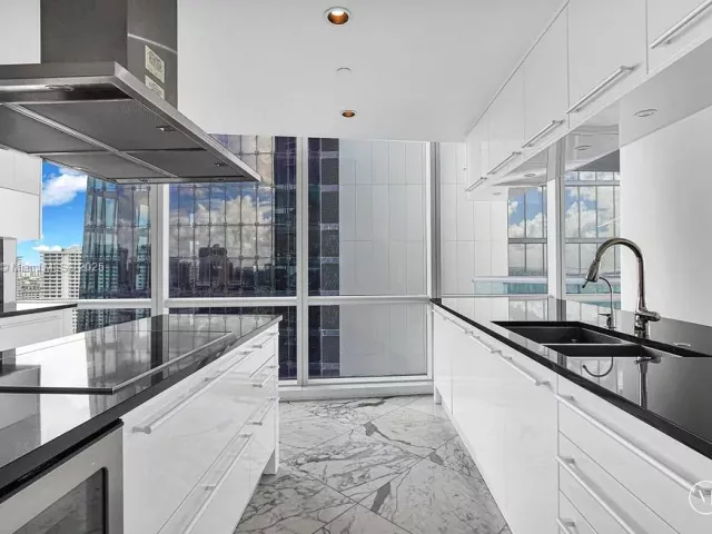 Apartment for sale  Unit #1808 - photo 6720676