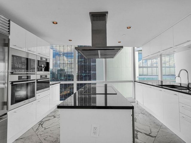 Apartment for sale  Unit #1808 - photo 6720681