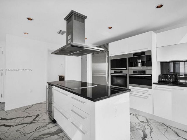 Apartment for sale  Unit #1808 - photo 6720684