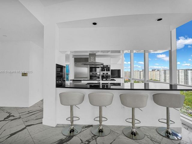 Apartment for sale  Unit #1808 - photo 6720692