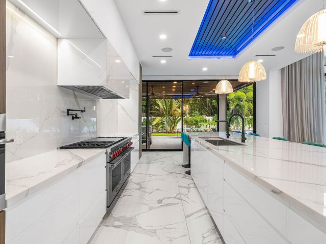 Home for sale at 245 NE 6th Court - photo 6749348