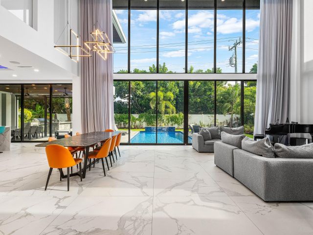 Home for sale at 245 NE 6th Court - photo 6749357