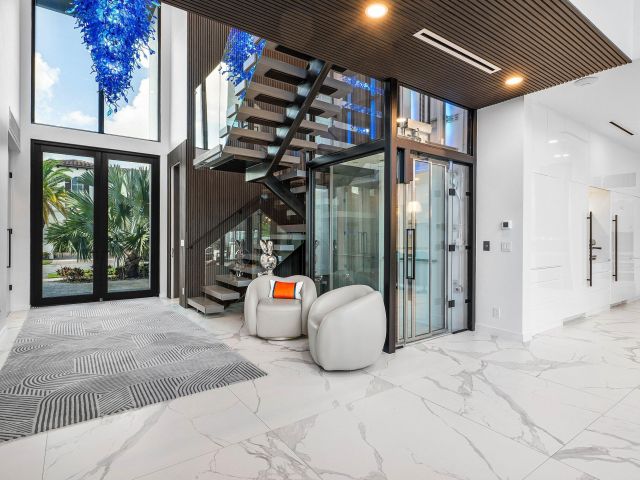 Home for sale at 245 NE 6th Court - photo 6749359