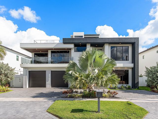 Home for sale at 245 NE 6th Court - photo 6749363