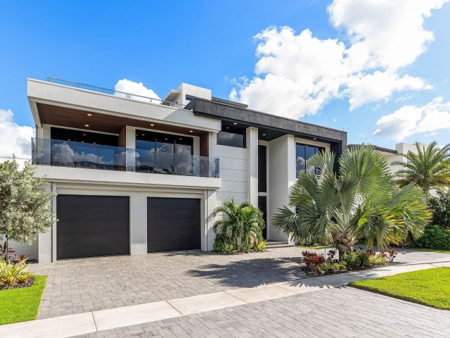 Home for sale at 245 NE 6th Court - photo 6749364