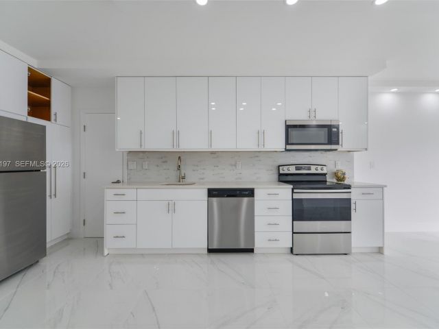 1-bedroom condo for rent in Hallandale Beach - 1950 S Ocean Dr 19A - MondialRealty