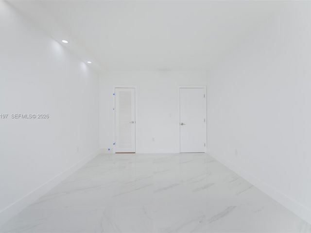 1-bedroom condo for rent in Hallandale Beach - 1950 S Ocean Dr 19A - MondialRealty