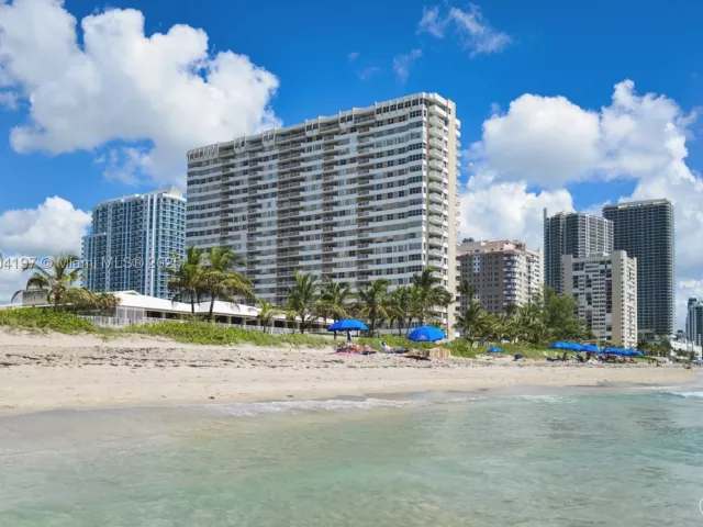 1-bedroom condo for rent in Hallandale Beach - 1950 S Ocean Dr 19A - MondialRealty