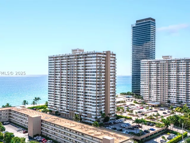 1-bedroom condo for rent in Hallandale Beach - 1950 S Ocean Dr 19A - MondialRealty