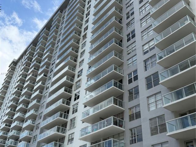 Apartment for sale  Unit #409 - photo 7435136