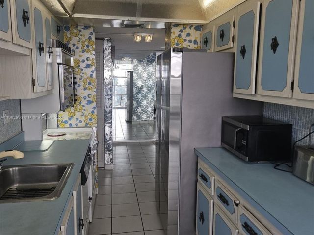 Apartment for sale  Unit #409 - photo 7435169