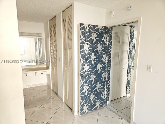 2-bedroom condo for sale in Sunny Isles Beach - 230 174th St 409 - MondialRealty