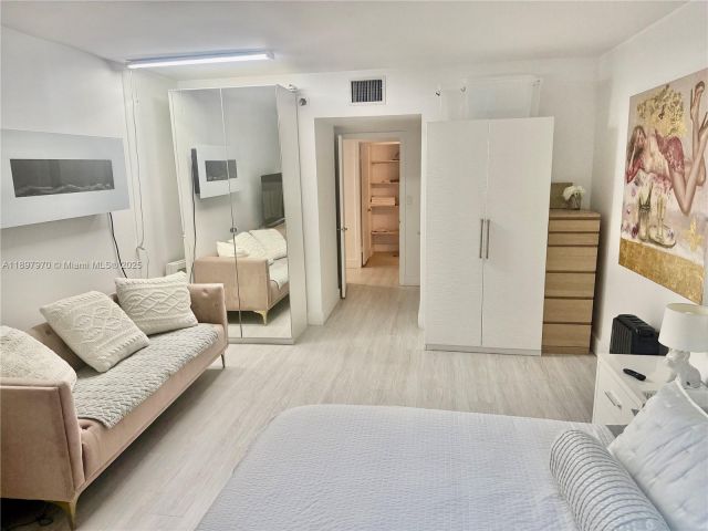 Apartment for rent  Unit #619 - photo 6716467