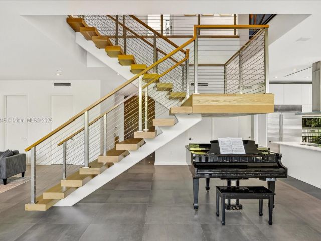 Home for sale at 201 Palm Ave - photo 6719693