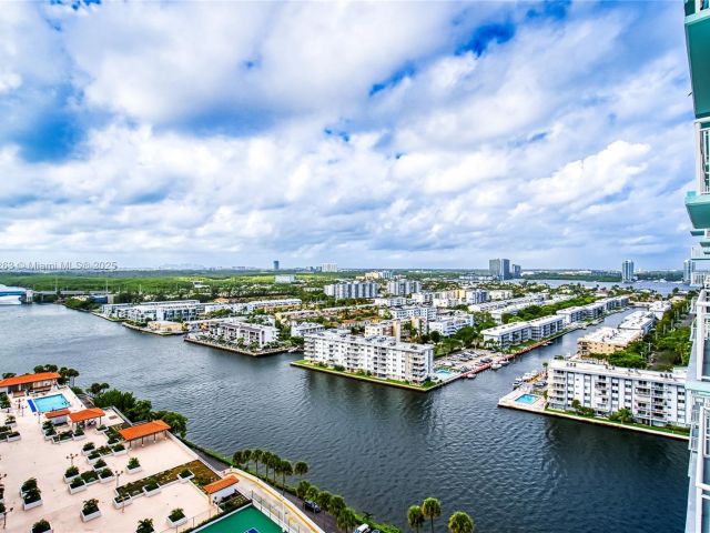 2-bedroom condo for sale in Sunny Isles Beach - 301 174th St 2208 - MondialRealty