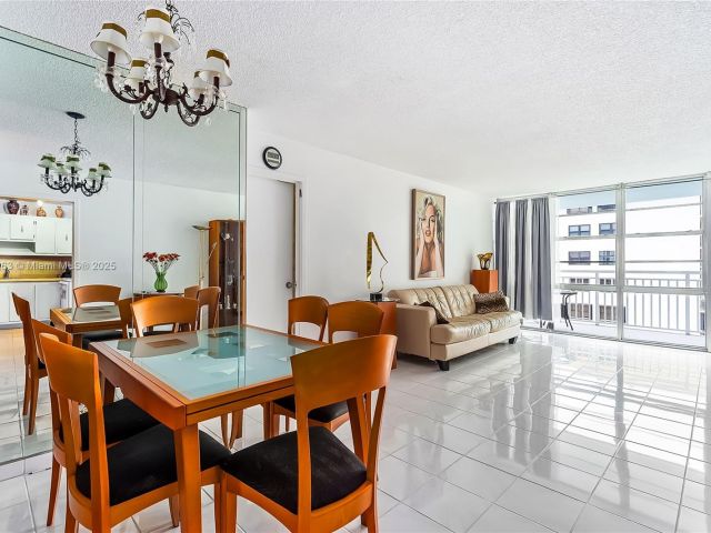 2-bedroom condo for sale in Sunny Isles Beach - 301 174th St 2208 - MondialRealty