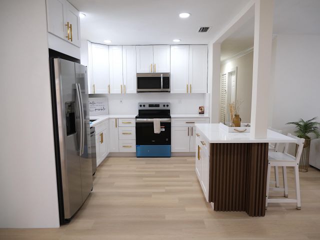 Home for sale at 1084 SW 4th Avenue - photo 6752085