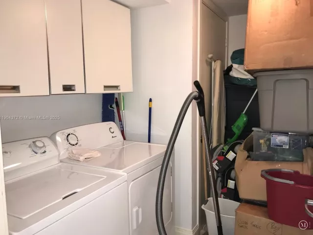 2-bedroom condo for sale in Sunny Isles Beach - 18201 Collins Ave 5104 - MondialRealty