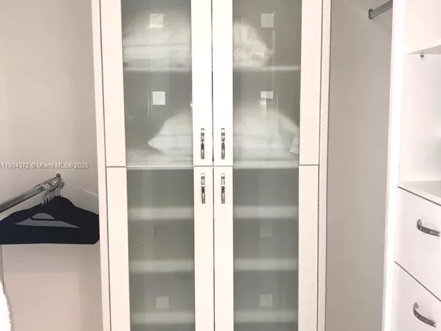 2-bedroom condo for sale in Sunny Isles Beach - 18201 Collins Ave 5104 - MondialRealty