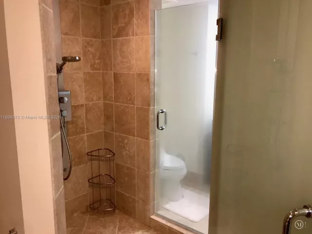 2-bedroom condo for sale in Sunny Isles Beach - 18201 Collins Ave 5104 - MondialRealty