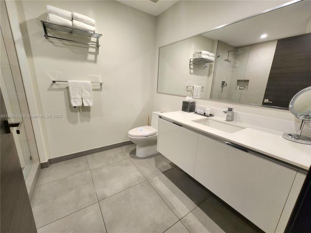 1-bedroom condo for rent in Hollywood - 777 N Ocean Dr S207 - MondialRealty