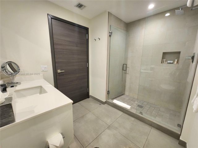1-bedroom condo for rent in Hollywood - 777 N Ocean Dr S207 - MondialRealty
