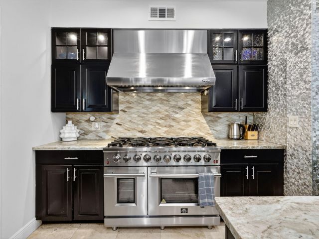 Home for sale at 516-520 34th Street - photo 6716514