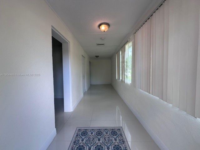 3-bedroom home for rent in Fort Lauderdale - 2898 NW 6th Ct - MondialRealty