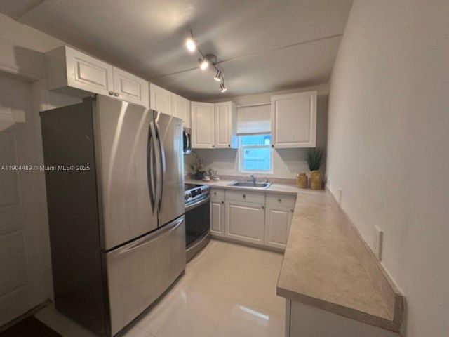 3-bedroom home for rent in Fort Lauderdale - 2898 NW 6th Ct - MondialRealty