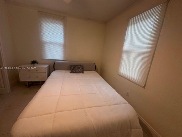 3-bedroom home for rent in Fort Lauderdale - 2898 NW 6th Ct - MondialRealty