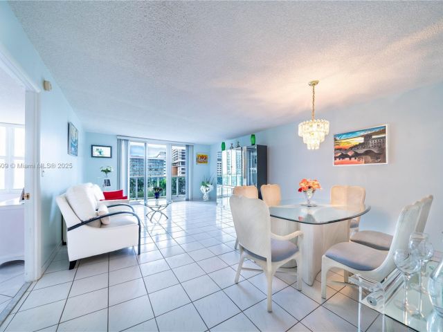 Apartment for rent  Unit #508 - photo 7446977