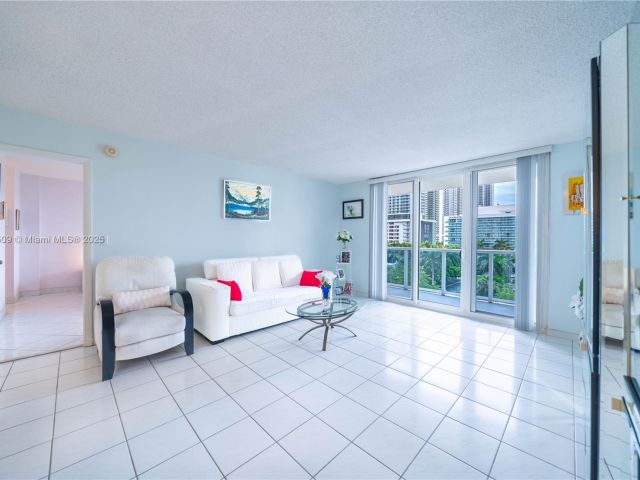 Apartment for rent  Unit #508 - photo 7446979