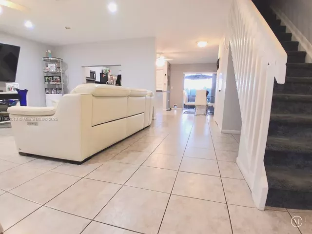 3-bedroom home for sale in Pembroke Pines - 10830 NW 8th St - MondialRealty