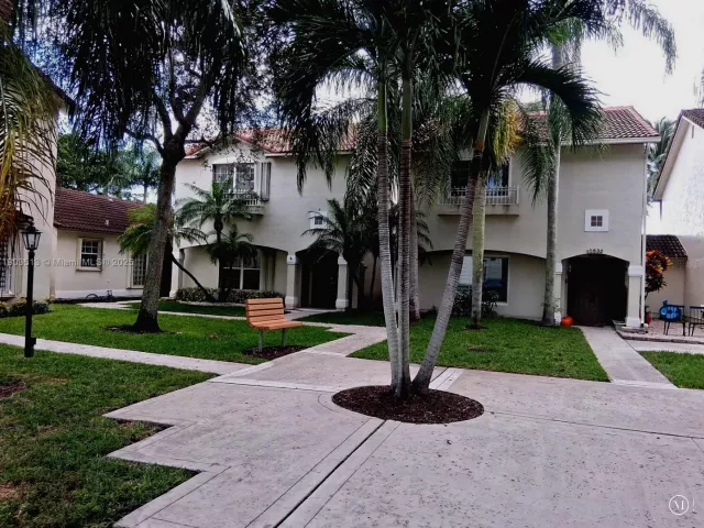 3-bedroom home for sale in Pembroke Pines - 10830 NW 8th St - MondialRealty