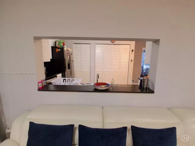 3-bedroom home for sale in Pembroke Pines - 10830 NW 8th St - MondialRealty