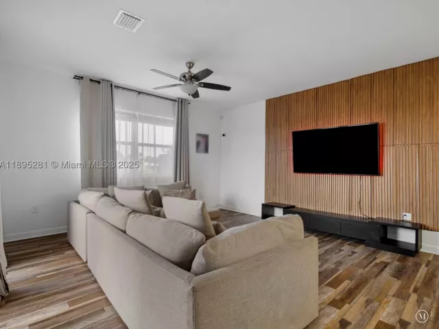 3-bedroom home for sale in Homestead - 1411 SE 26th RD - MondialRealty
