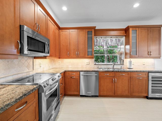 Home for rent at 5855 NW 42nd Way - photo 6749481