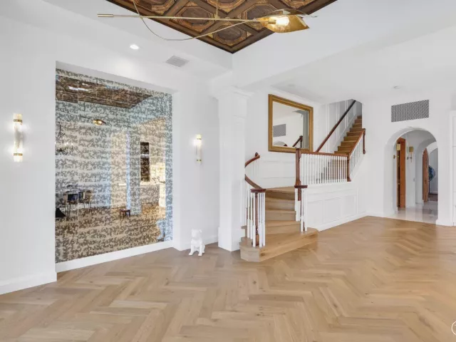 4-bedroom home for sale in Boca Raton - 340 E Royal Palm Road - MondialRealty