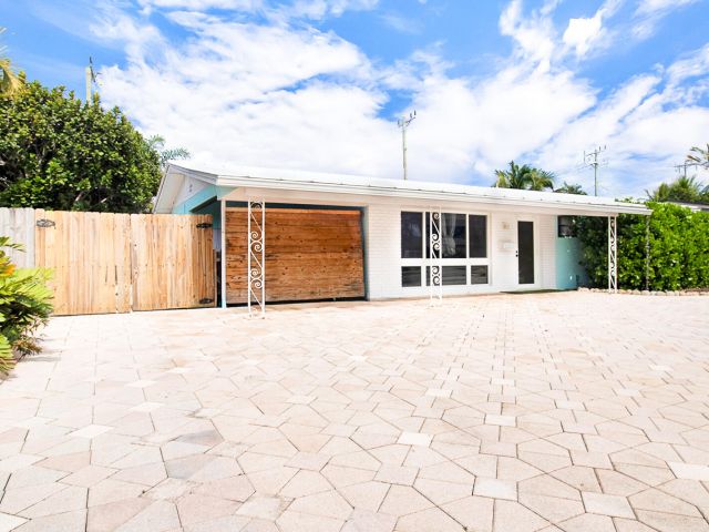 Home for sale at 325 SE 10th Court - photo 6857869