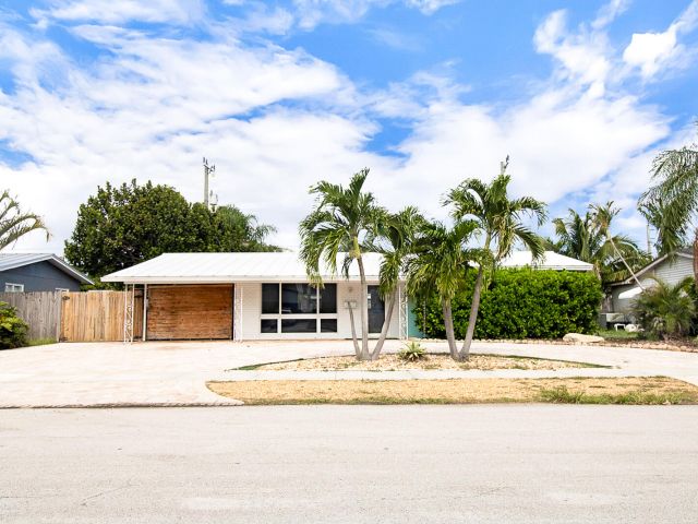 Home for sale at 325 SE 10th Court - photo 6857871