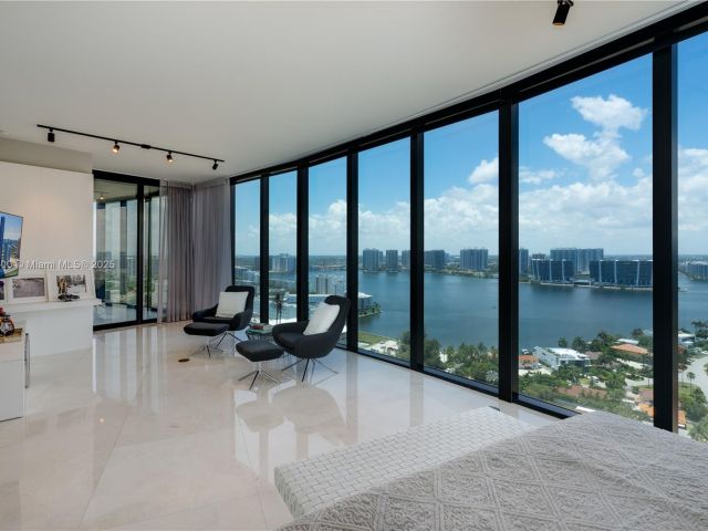 Apartment for rent  Unit #2403 - photo 6720371