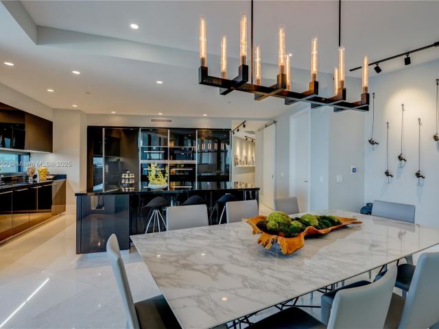 Apartment for rent  Unit #2403 - photo 6720379