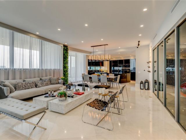 Apartment for rent  Unit #2403 - photo 6720382