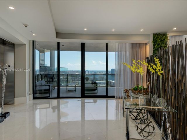 Apartment for rent  Unit #2403 - photo 6720383