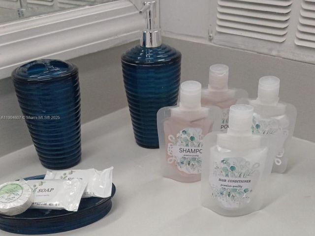 condo for rent in Miami Beach - 5445 Collins Ave 617 - MondialRealty